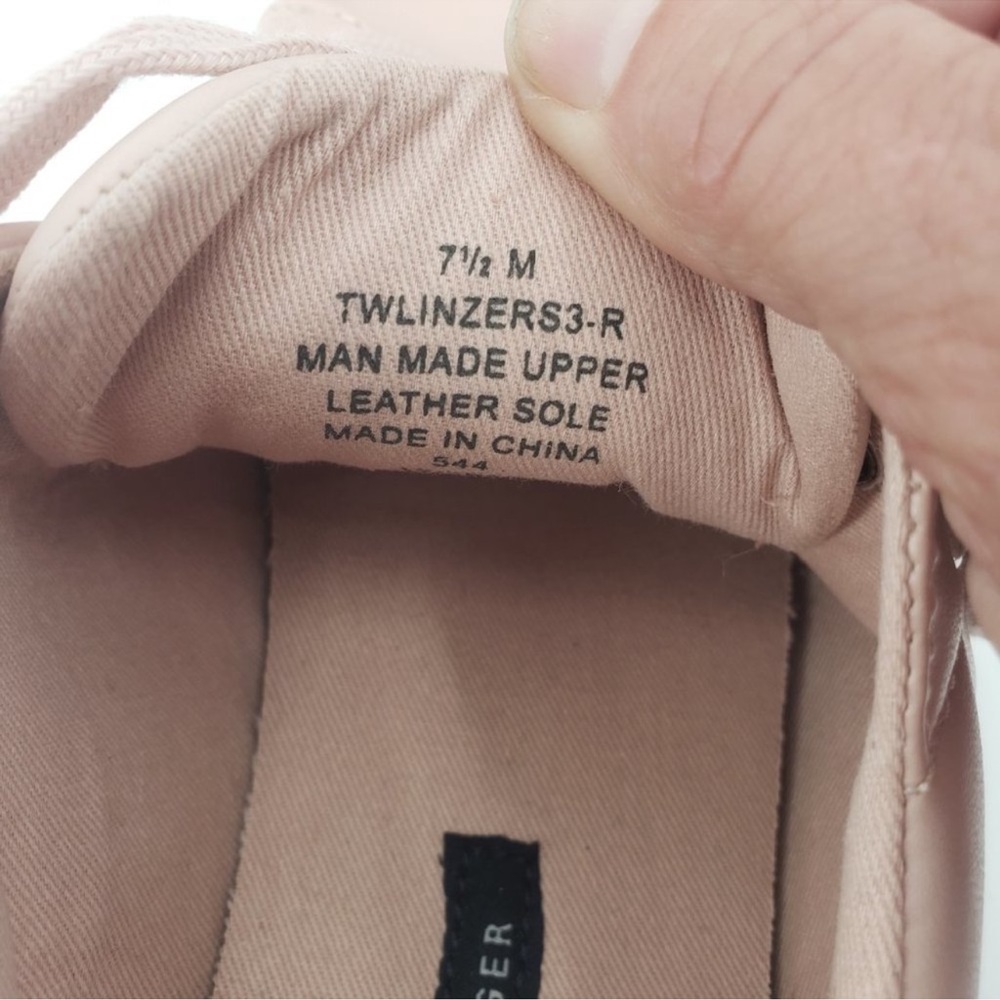 Tommy Hilfiger Pink Tennis shoe Size 7.5 - laces white and sole white! - Picture 2 of 7